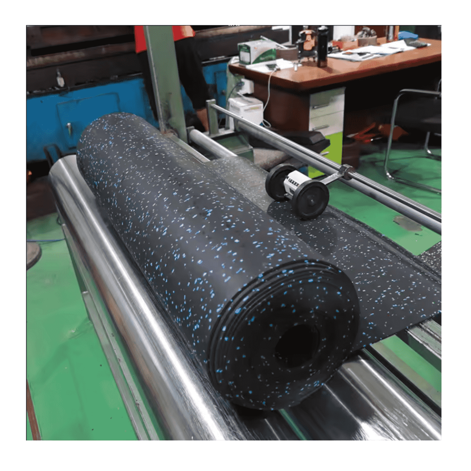 Piso de caucho para gimnasio Rollo de caucho de 6 mm antideslizante de alto transito y ecológica para gimnasio en casa o profesional